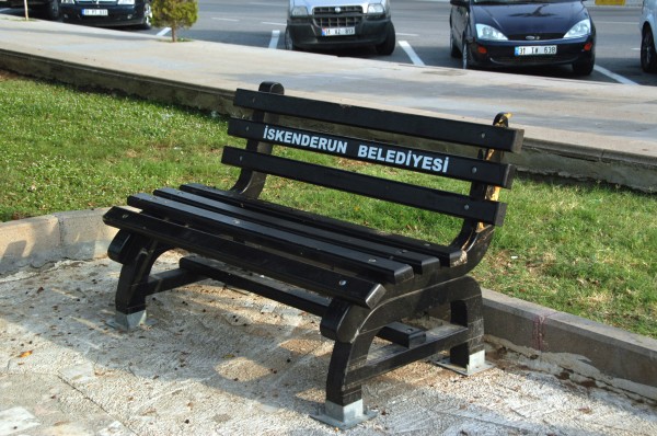 Στο δρόμο για την Antakya, κάναμε μια στάση στο Iskenderum( Αλεξανδρέτα). Μια παραλιακή πόλη, με πολλή υγρασία,  όμορφα διαμορφωμένη παραλία και χαλαρούς ρυθμούς.